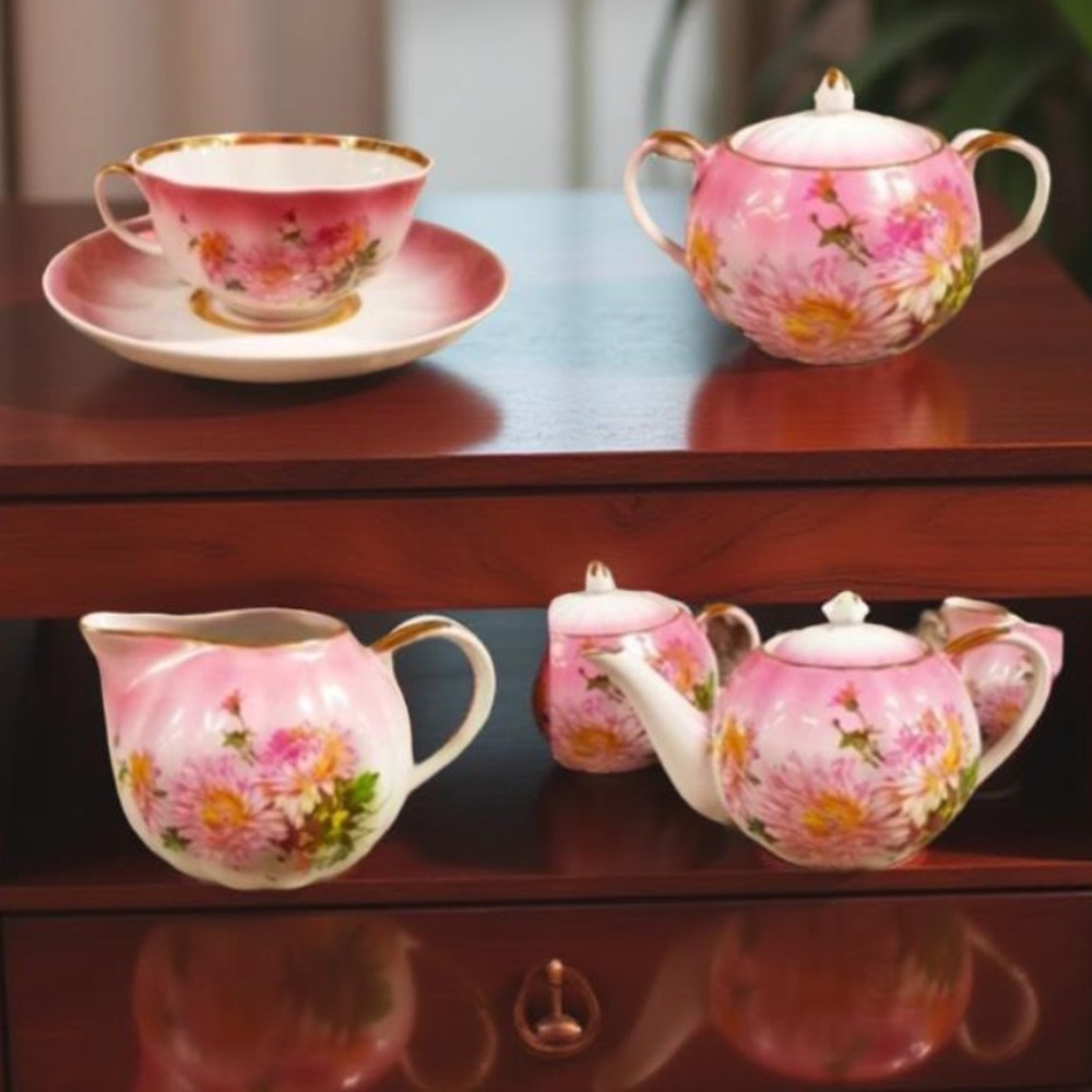 Vintage Bone china Set teapot lid creamer, sugar bowl lid 6 teacups 6 saucers